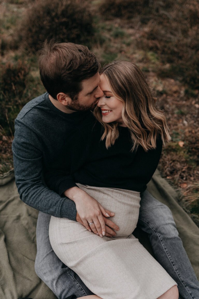 Lovedbytrine-Photography059-Babybauch-VenloerHeide