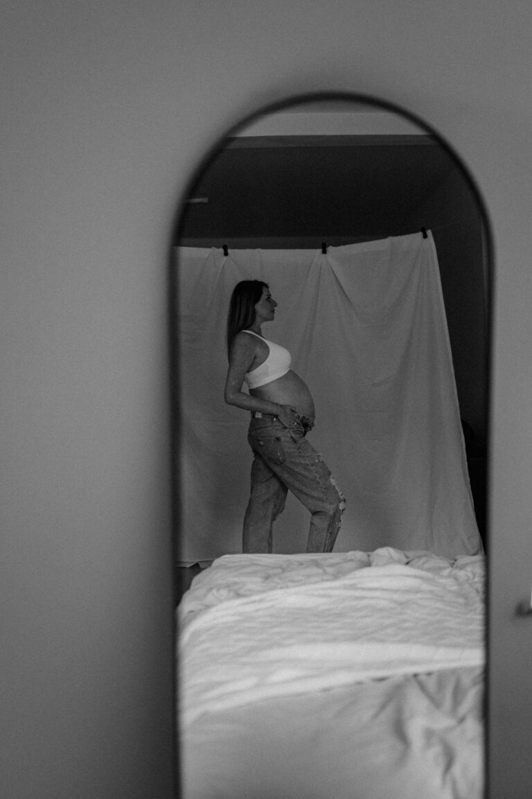 14 - Lovedbytrine Photography115_Babybauch_Studio