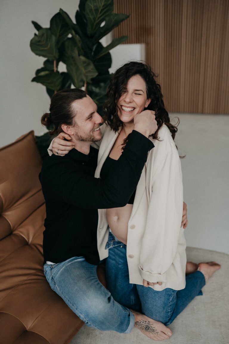 16 - Lovedbytrine_photography010_Babybauchfotografie_Studio