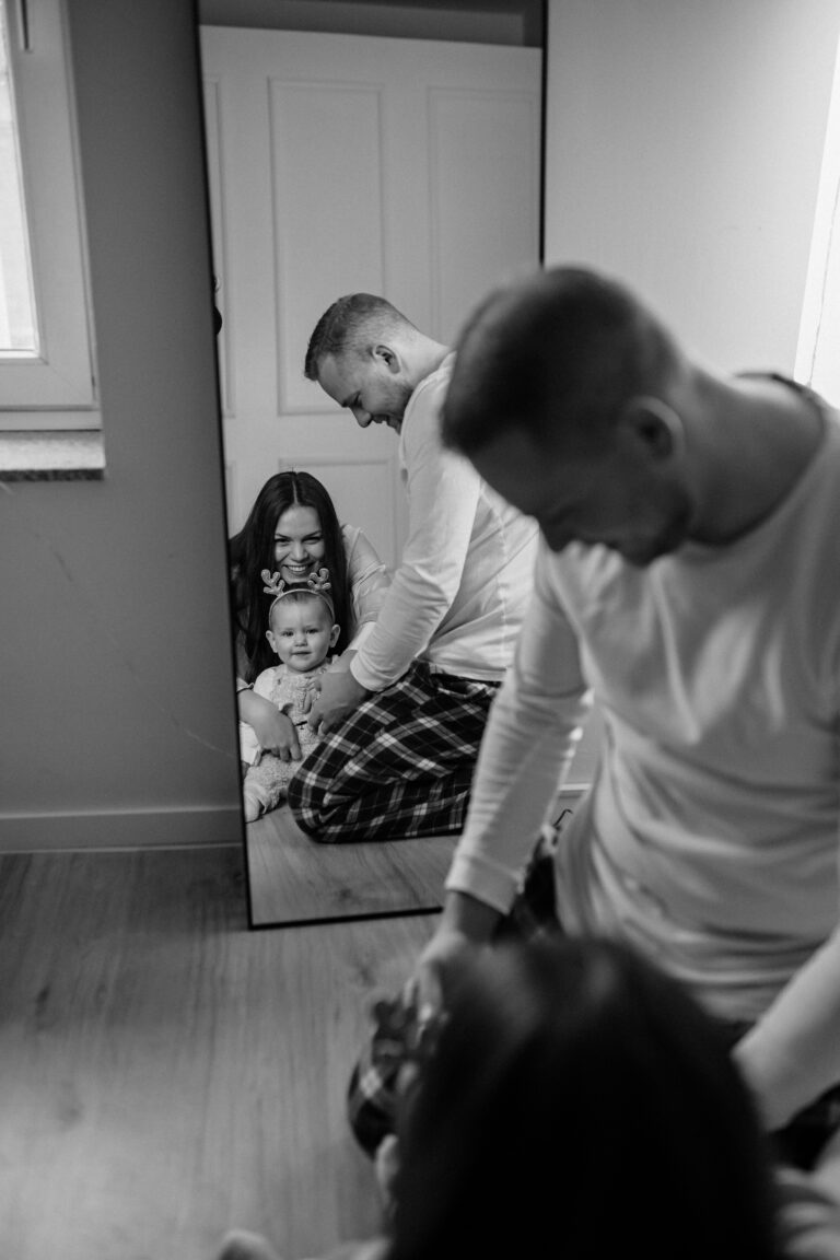 4 - Lovedbytrine Photography010 Familienfotografie_Studio_Weihnachtsminis